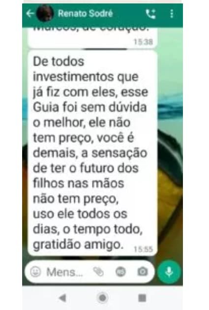 Captura de uma mensagem de WhatsApp com relato de uma família sobre o uso cotidiano do conteúdo.